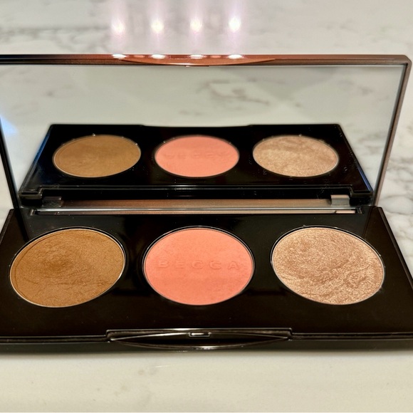 BECCA Sunchaser Face Palette - Picture 2 of 4